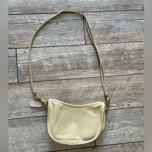 Vintage Coach Swinger Crossbody - Picture 6 of 7